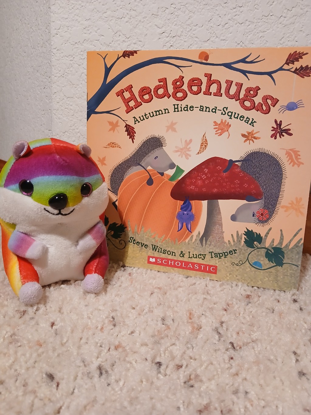 Book Nook-Hedgehugs Autumn Hide and&nbsp;Squeak